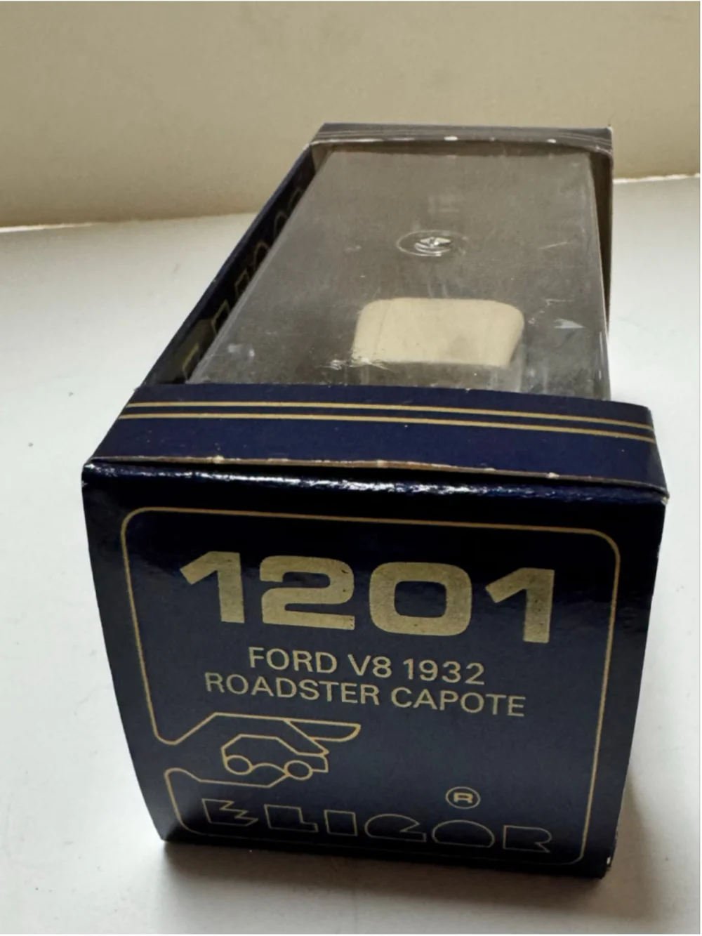 Eligor Ford V8 1932 Roadster Capote Diecast Car 1/43 scale
